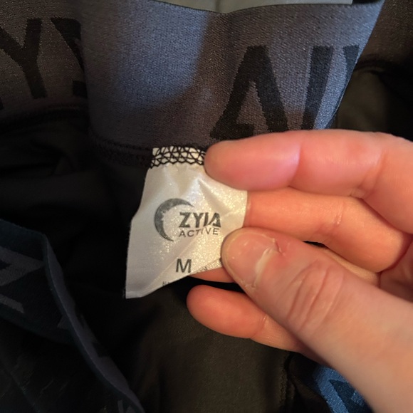 Zyia marble hustle shorts - Picture 3 of 3